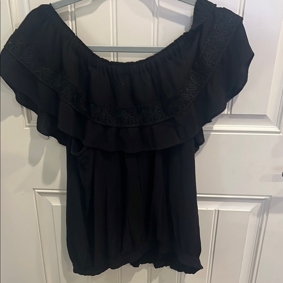 No Boundaries Black Ruffled Flutter off the shoulder Sleeve Blouse - Picture 9 of 11